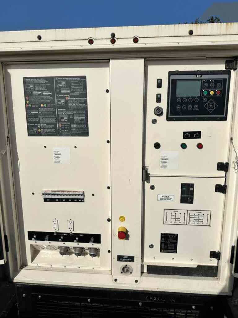 Caterpillar XQ230 Trailer Mounted Diesel Generator